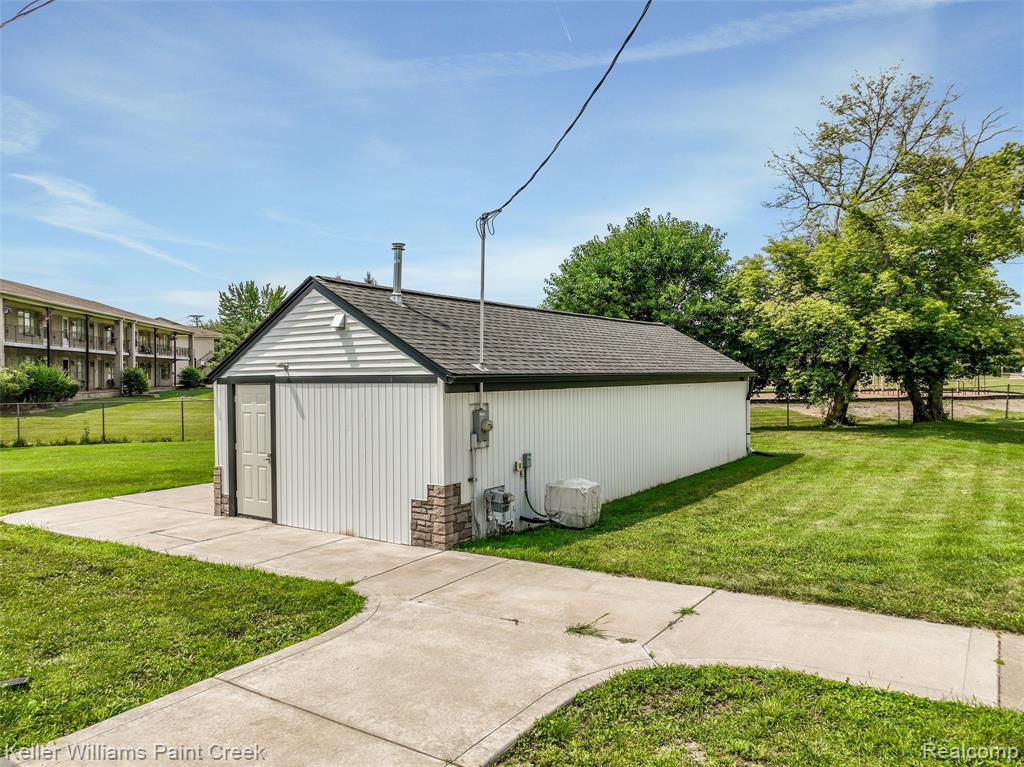 23880 Shook Road Property Photo 16