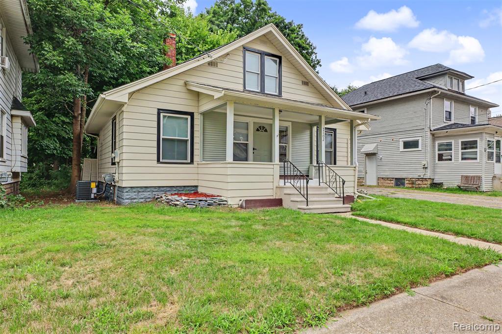 2102 Forest Avenue Property Photo 1