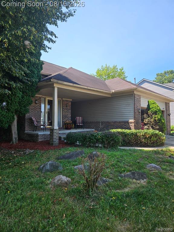 45113 Lindsey Drive Property Photo 2