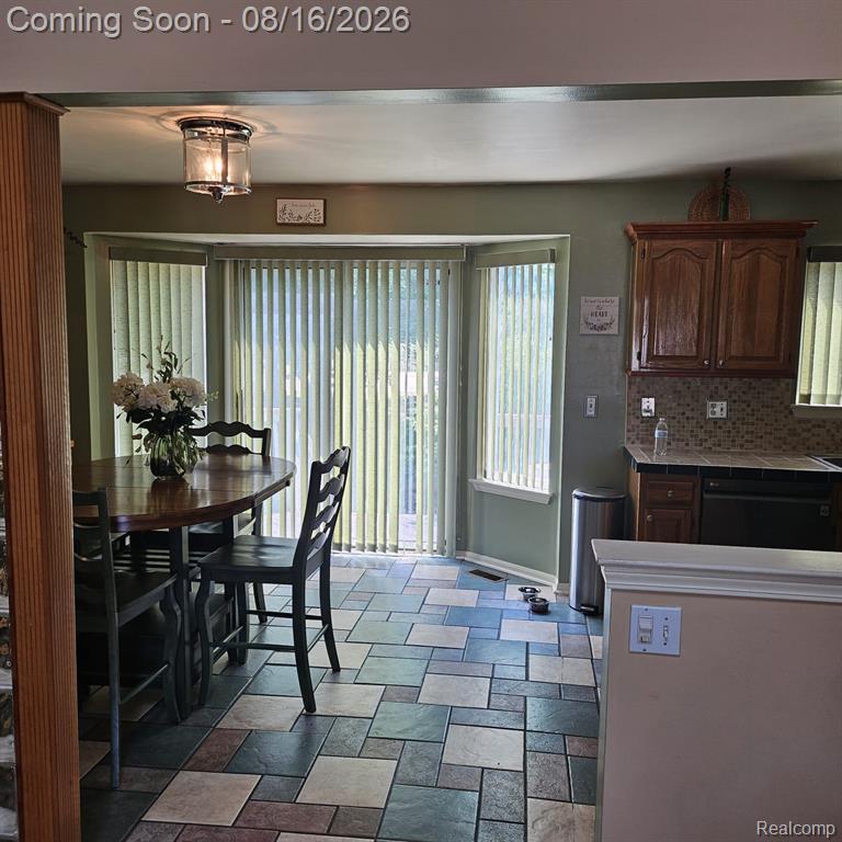 45113 Lindsey Drive Property Photo 9