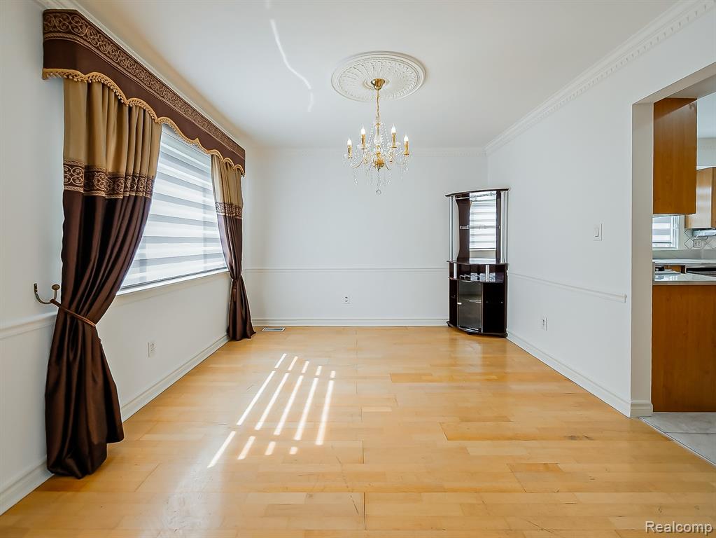 6240 Wynford Drive Property Photo 4