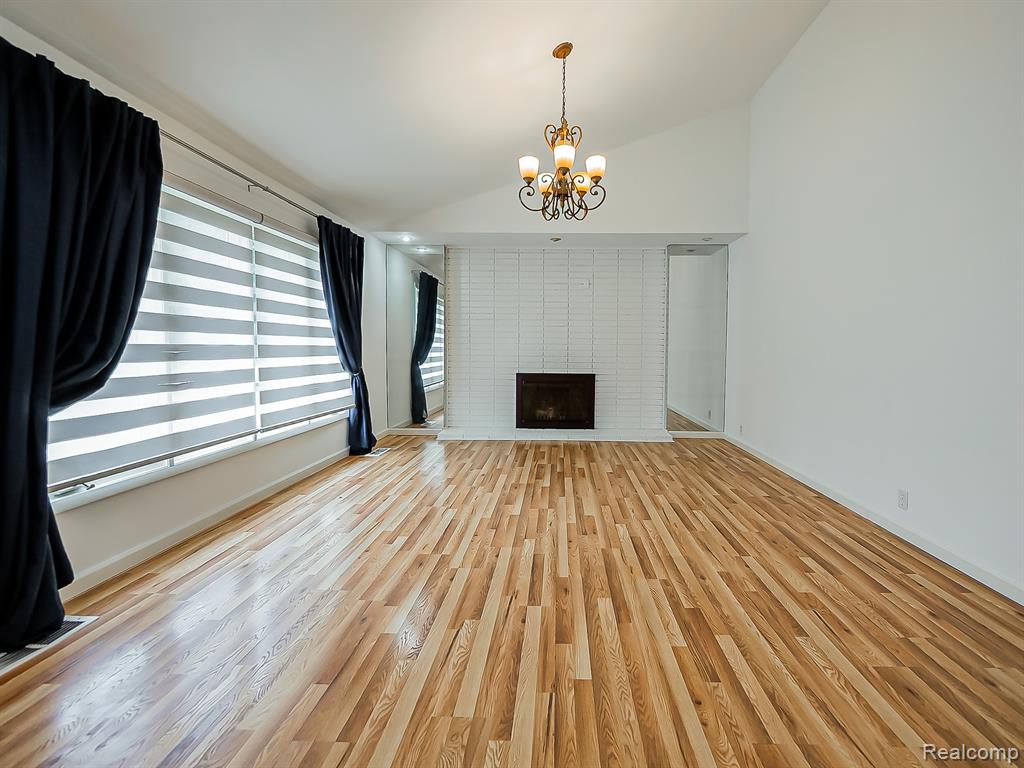 6240 Wynford Drive Property Photo 10