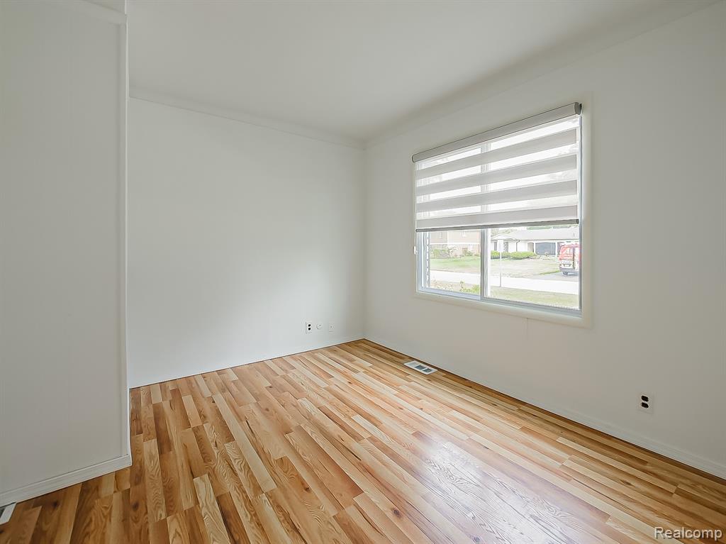 6240 Wynford Drive Property Photo 11