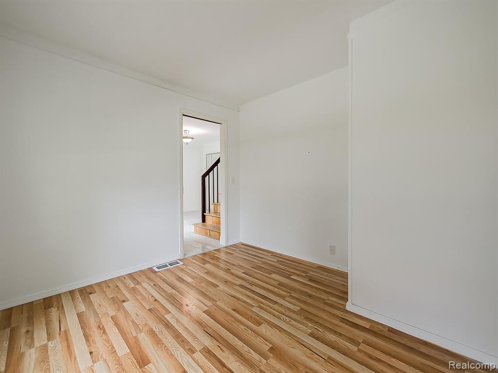 6240 Wynford Drive Property Photo 12