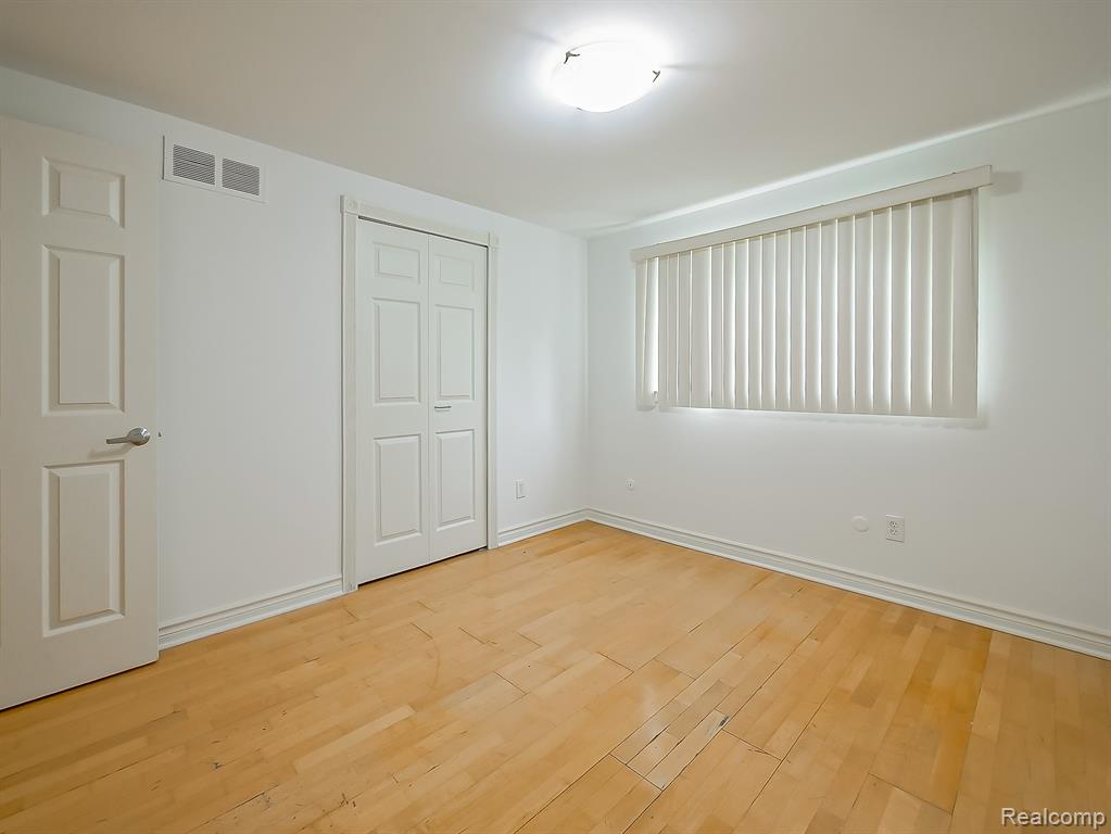 6240 Wynford Drive Property Photo 18