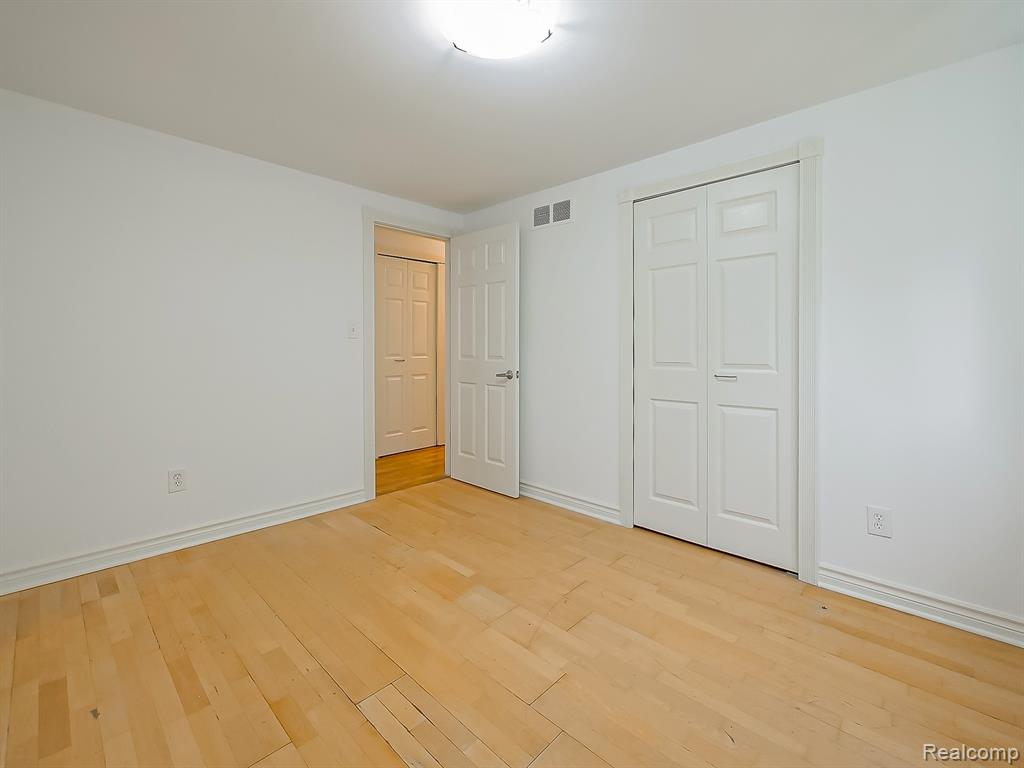 6240 Wynford Drive Property Photo 19