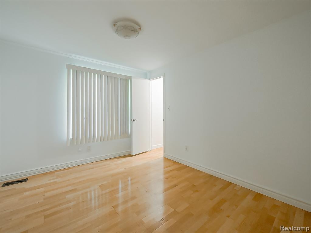 6240 Wynford Drive Property Photo 24