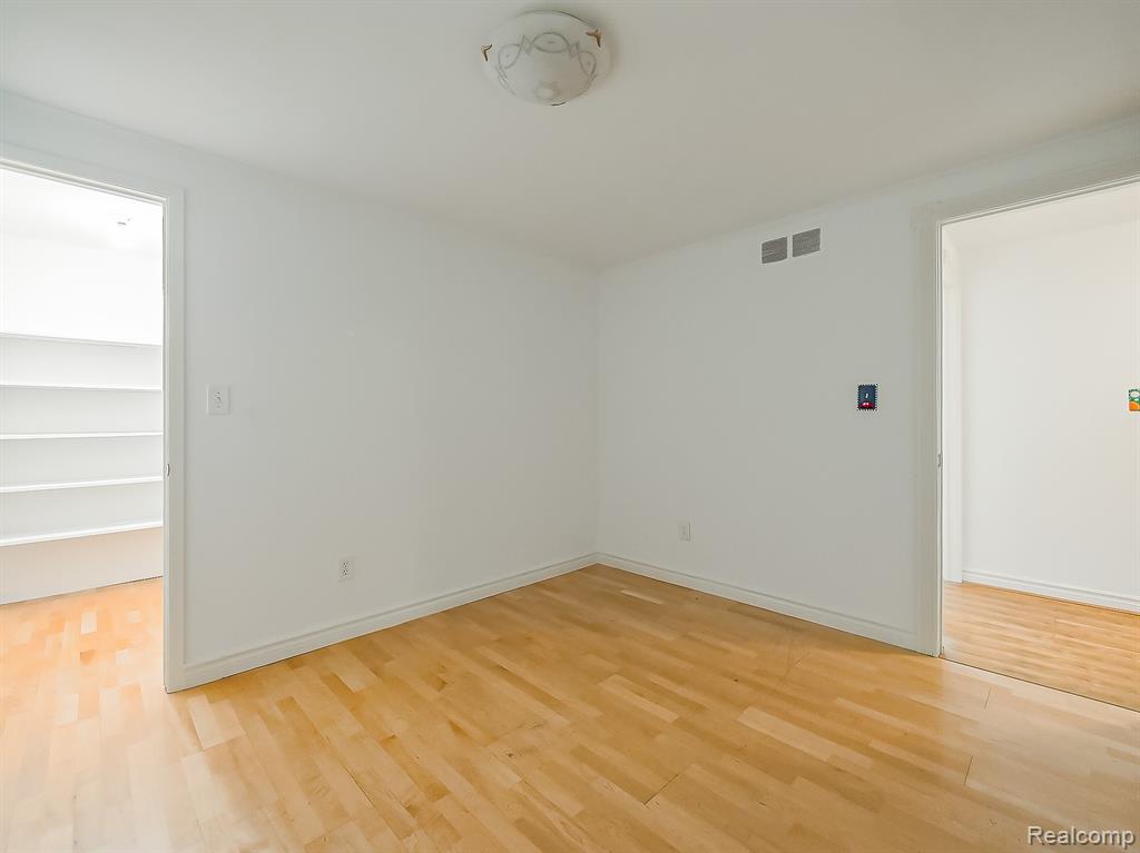 6240 Wynford Drive Property Photo 25