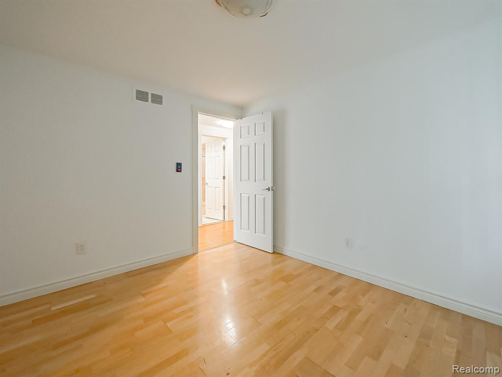 6240 Wynford Drive Property Photo 26
