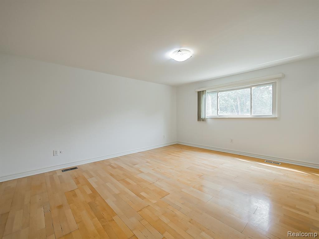 6240 Wynford Drive Property Photo 27