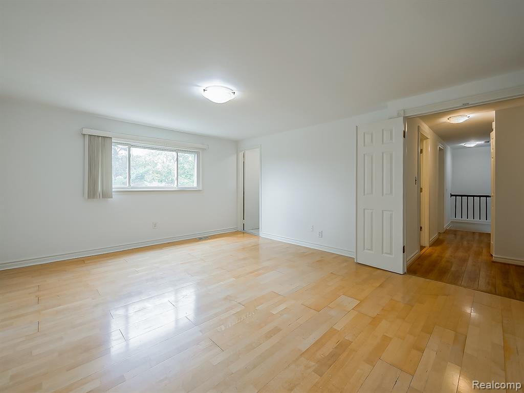 6240 Wynford Drive Property Photo 28