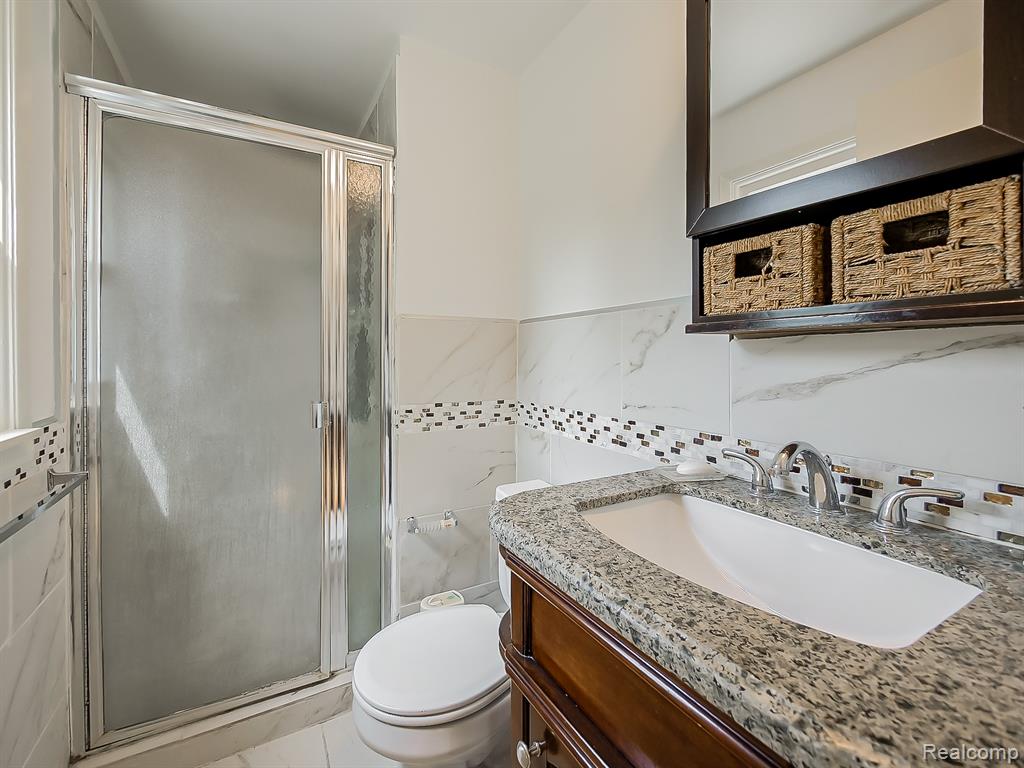 6240 Wynford Drive Property Photo 29