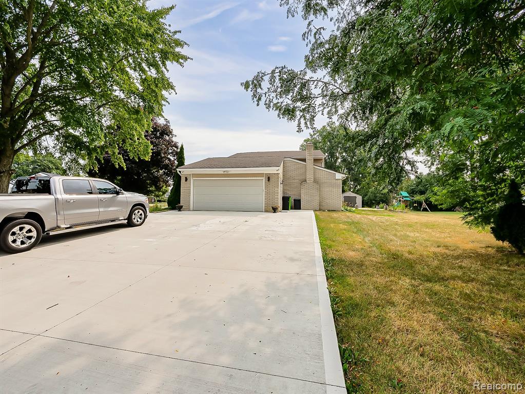 6240 Wynford Drive Property Photo 33