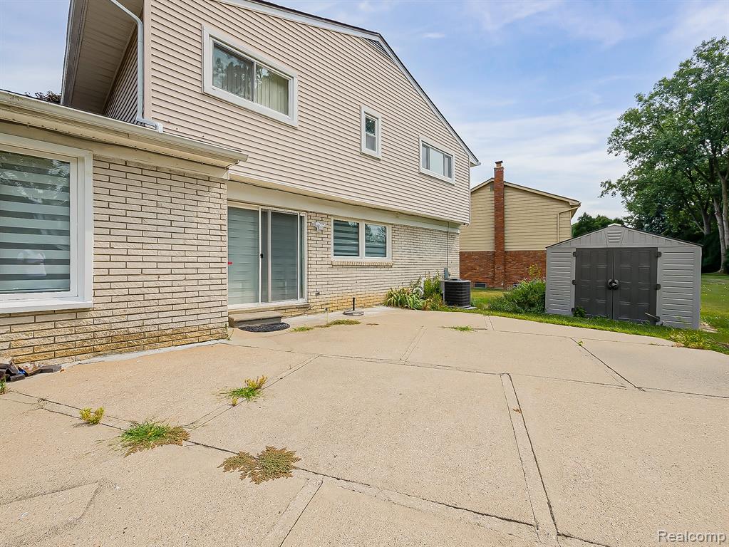 6240 Wynford Drive Property Photo 35