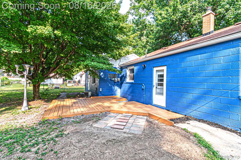 19421 Filmore Street Property Photo 10