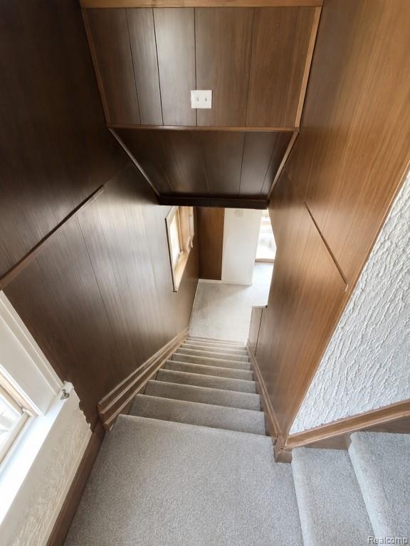 149 S Gates Street Property Photo 4