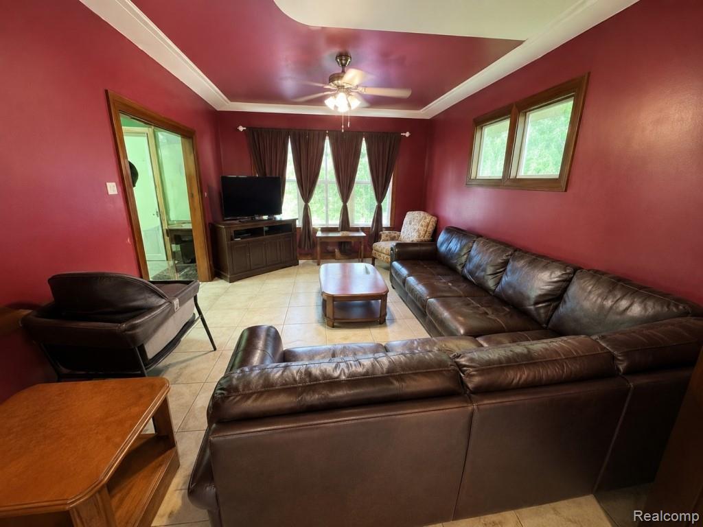 149 S Gates Street Property Photo 5