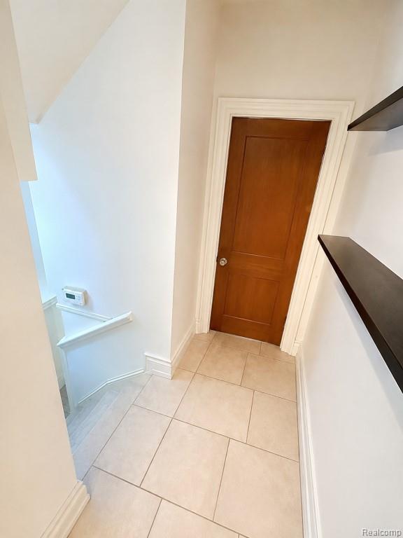 149 S Gates Street Property Photo 6