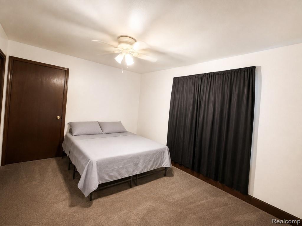 149 S Gates Street Property Photo 9