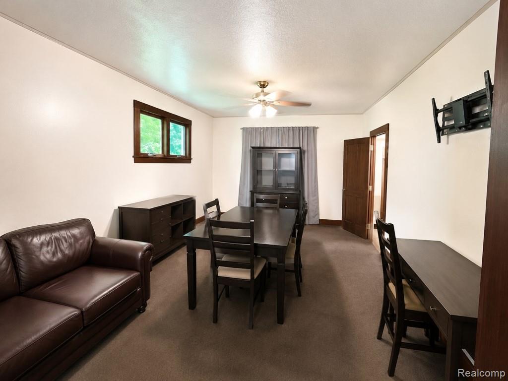 149 S Gates Street Property Photo 15