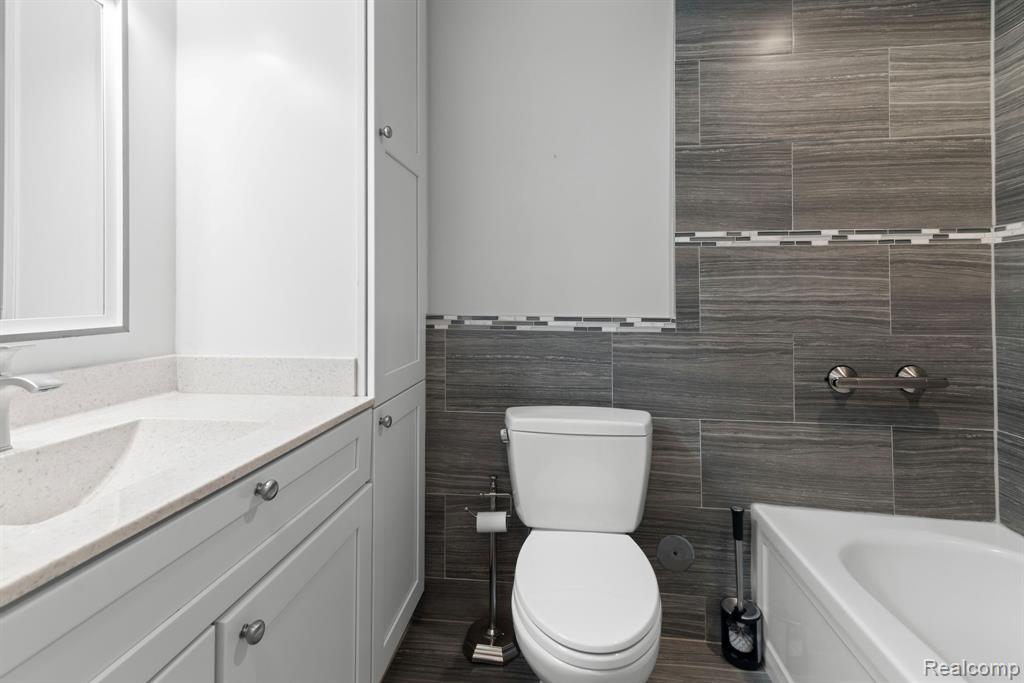 424 Baldwin Avenue Property Photo 12