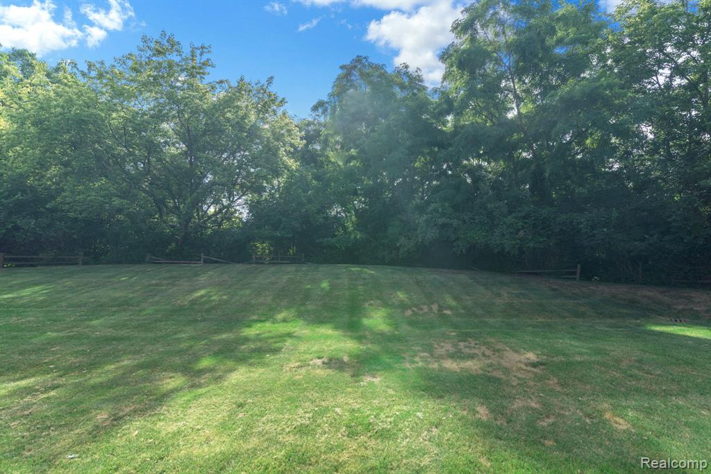424 Baldwin Avenue Property Photo 25