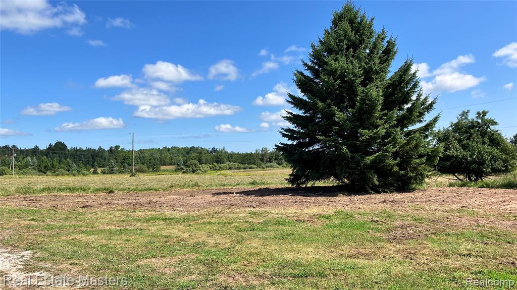 300 E Hubert Road Property Photo 8
