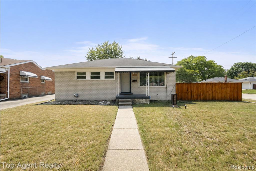 24610 Adlai Avenue Property Photo 1