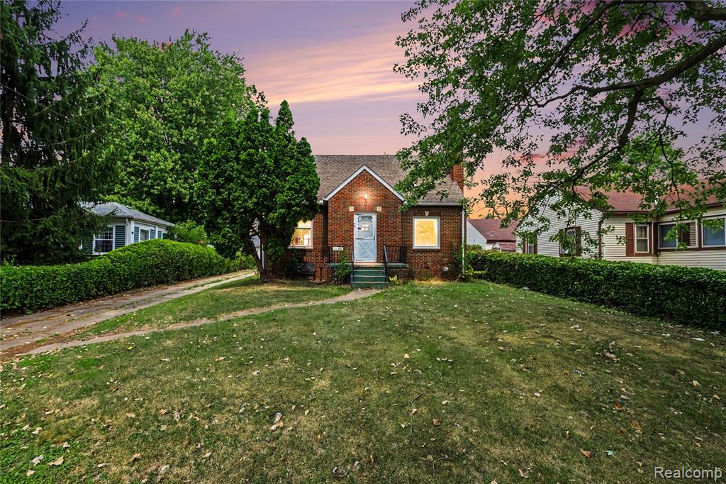 1129 E Bristol Road Property Photo 1