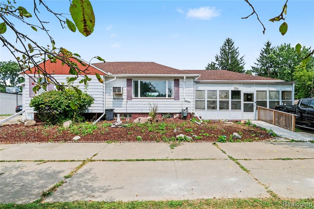 1103 E Bristol Road Property Photo 2
