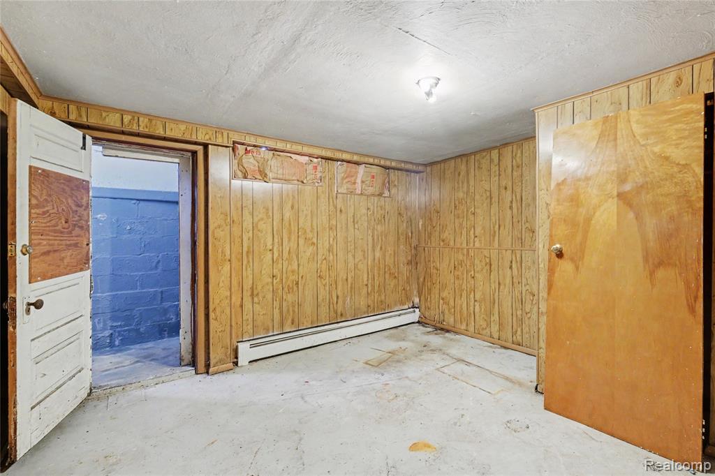 1103 E Bristol Road Property Photo 19