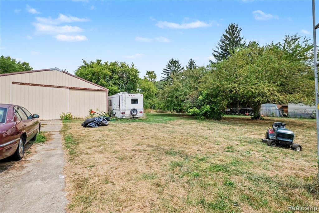1103 E Bristol Road Property Photo 25