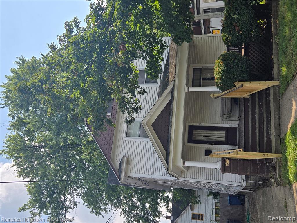 431 W Walnut Street Property Photo 1
