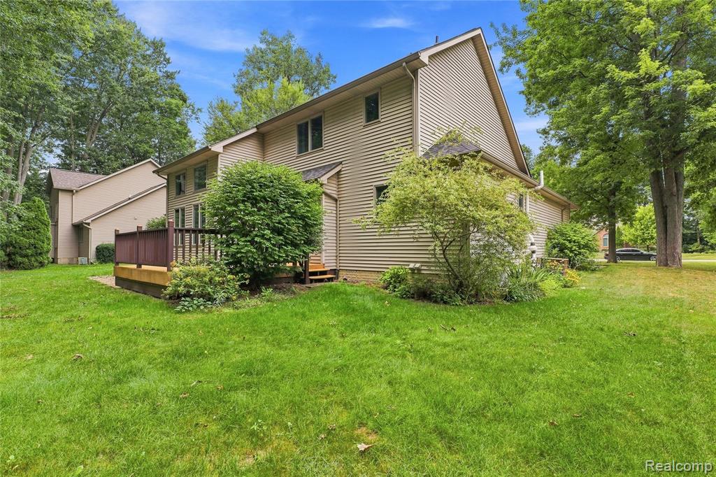 2318 Flagstone Drive Property Photo 7
