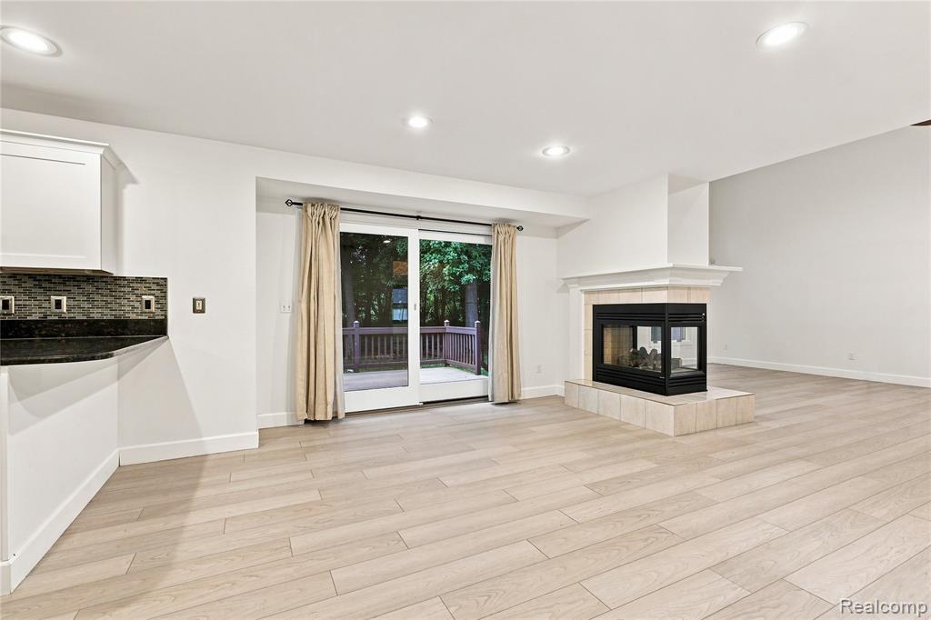 2318 Flagstone Drive Property Photo 13
