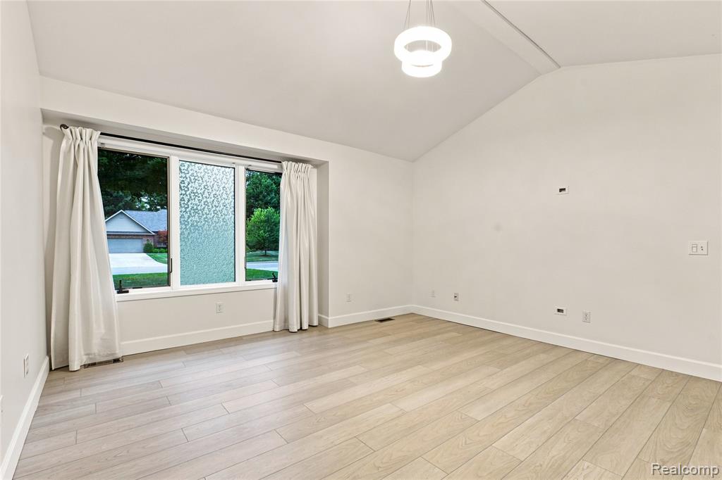 2318 Flagstone Drive Property Photo 28