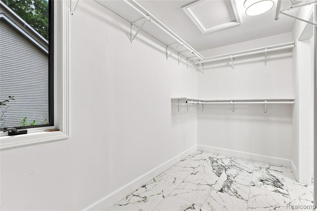 2318 Flagstone Drive Property Photo 34