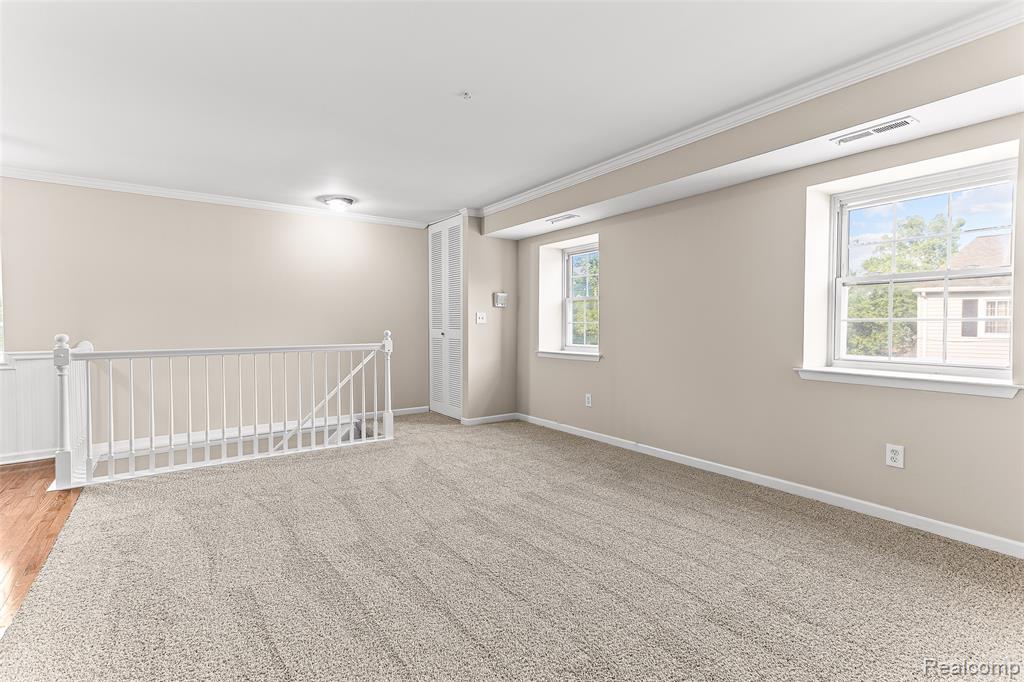 2260 N Hix Road Property Photo 4