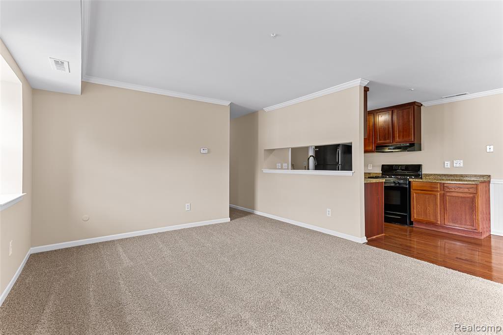 2260 N Hix Road Property Photo 6