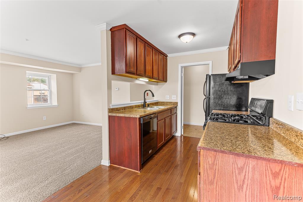 2260 N Hix Road Property Photo 8