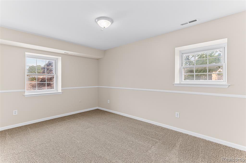 2260 N Hix Road Property Photo 15