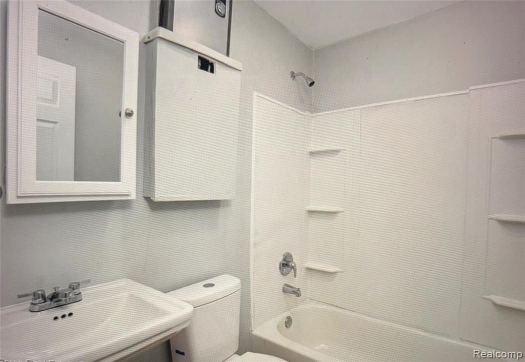 4820 Dickerson Street Property Photo 6