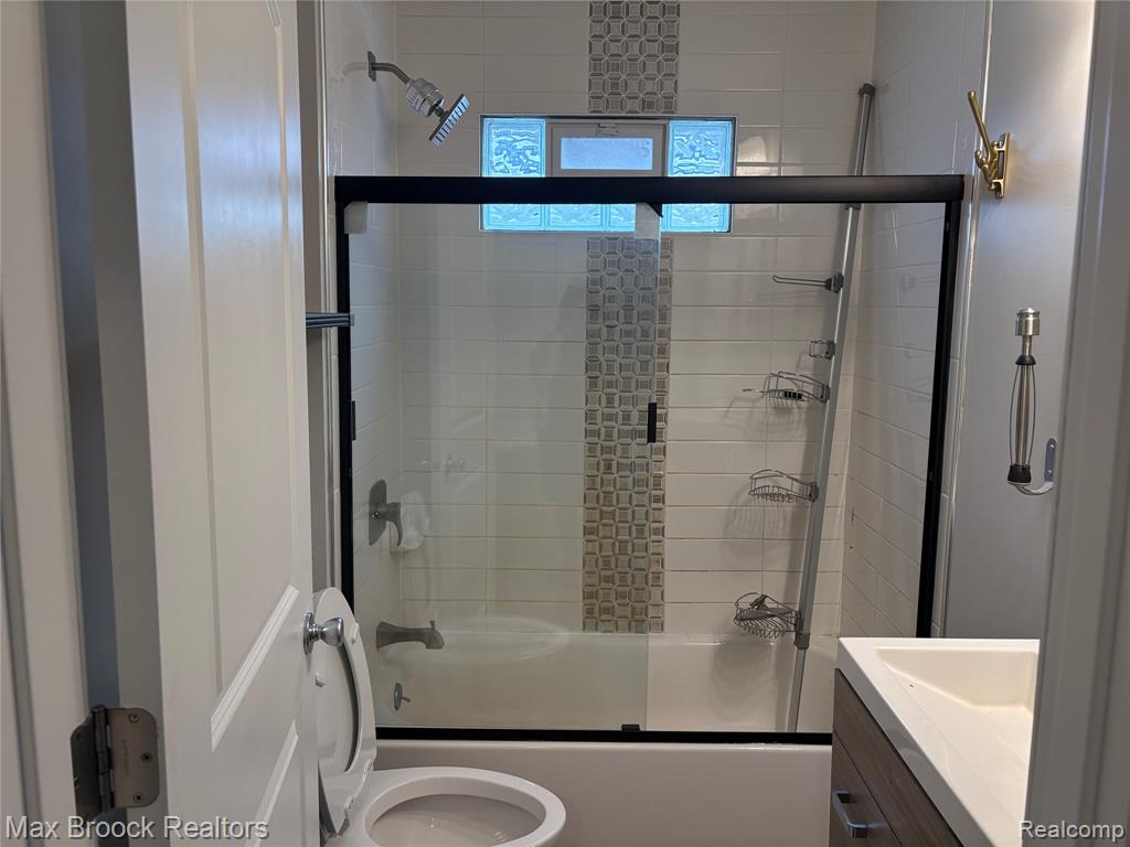 27141 Hampden Street Property Photo 7
