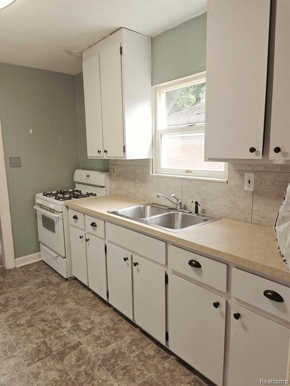 5722 N Silvery Lane Property Photo 4