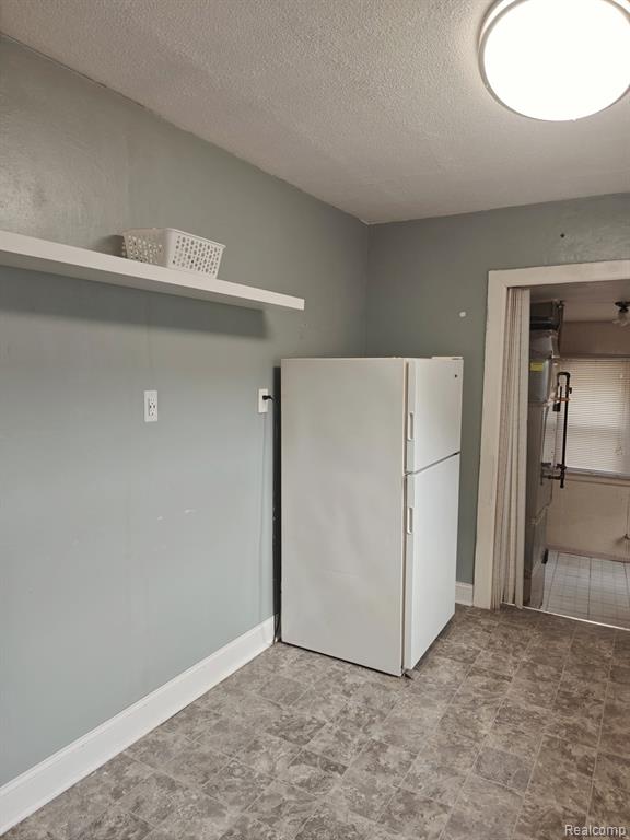 5722 N Silvery Lane Property Photo 8