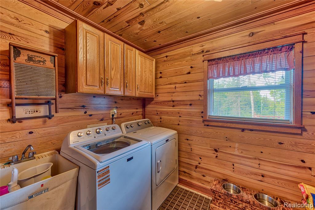 376 N Abbe Road Property Photo 17