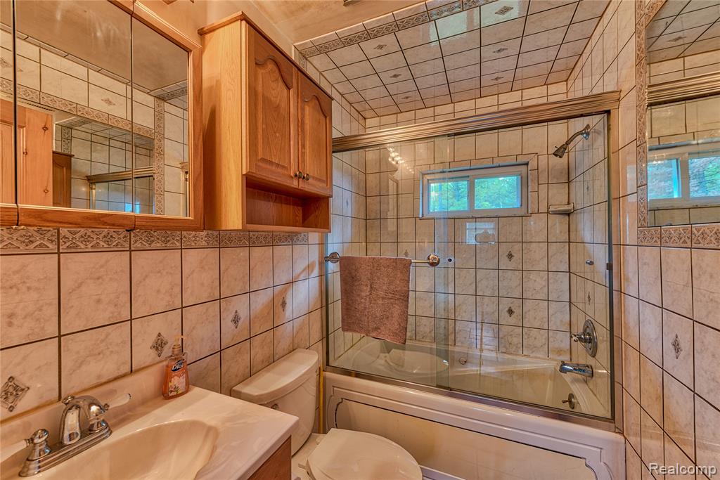 376 N Abbe Road Property Photo 21