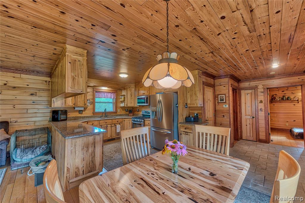 376 N Abbe Road Property Photo 23