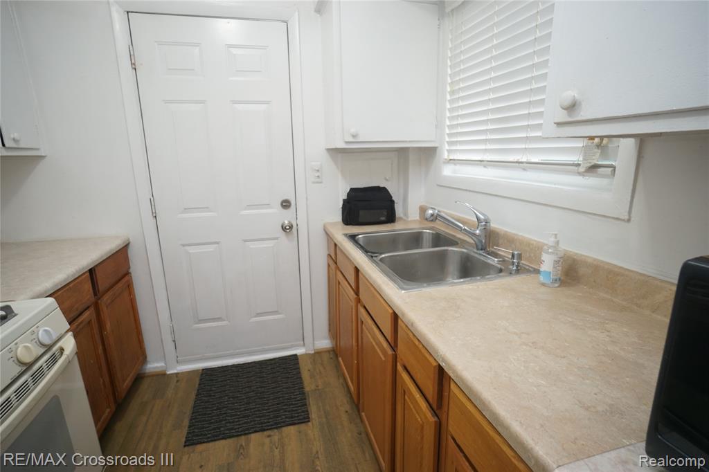 730 Fox Avenue Property Photo 8