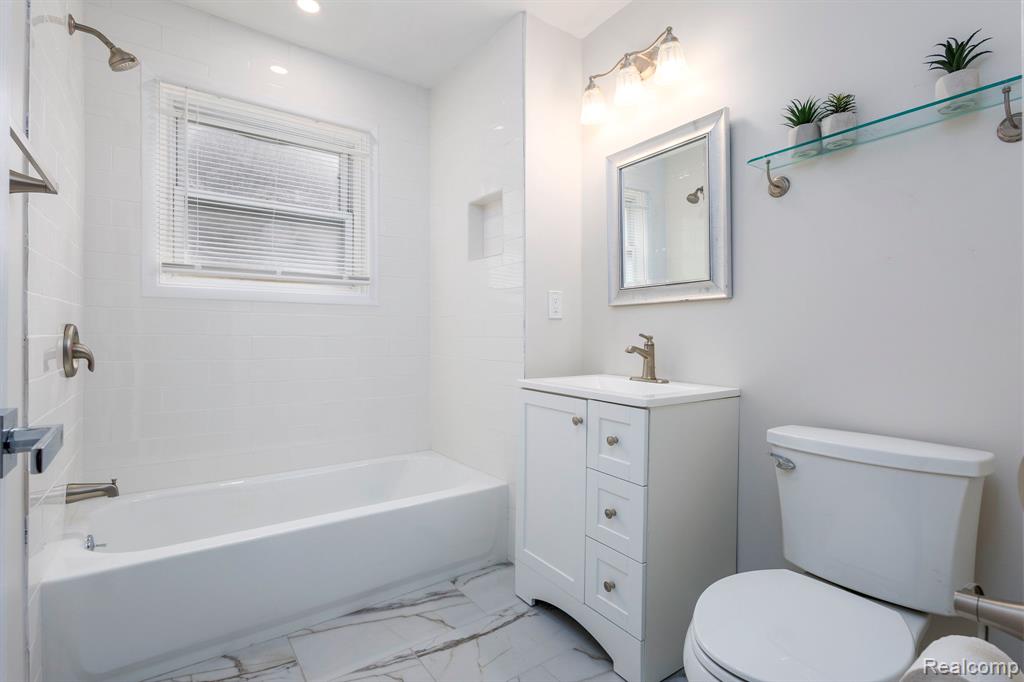 35095 Bridgeman Street Property Photo 15